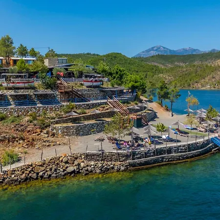 Hotel Bujtina Sarda Rragam