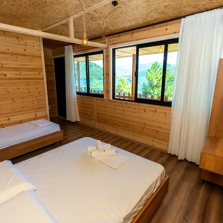 Bujtina Sarda Hotel *