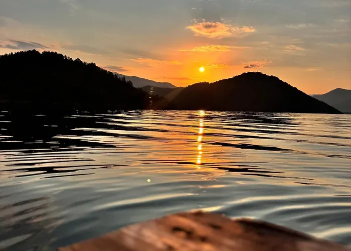 Bujtina Sarda Hotel *