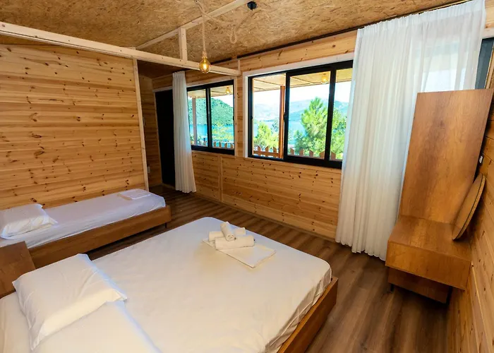 Bujtina Sarda Hotel *